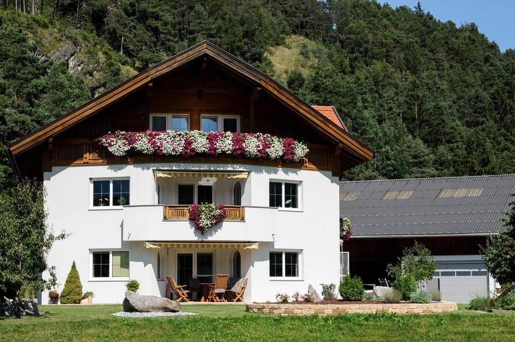 Ferienwohnung Gundolf Christine Arzl im Pitztal Szoba fotó