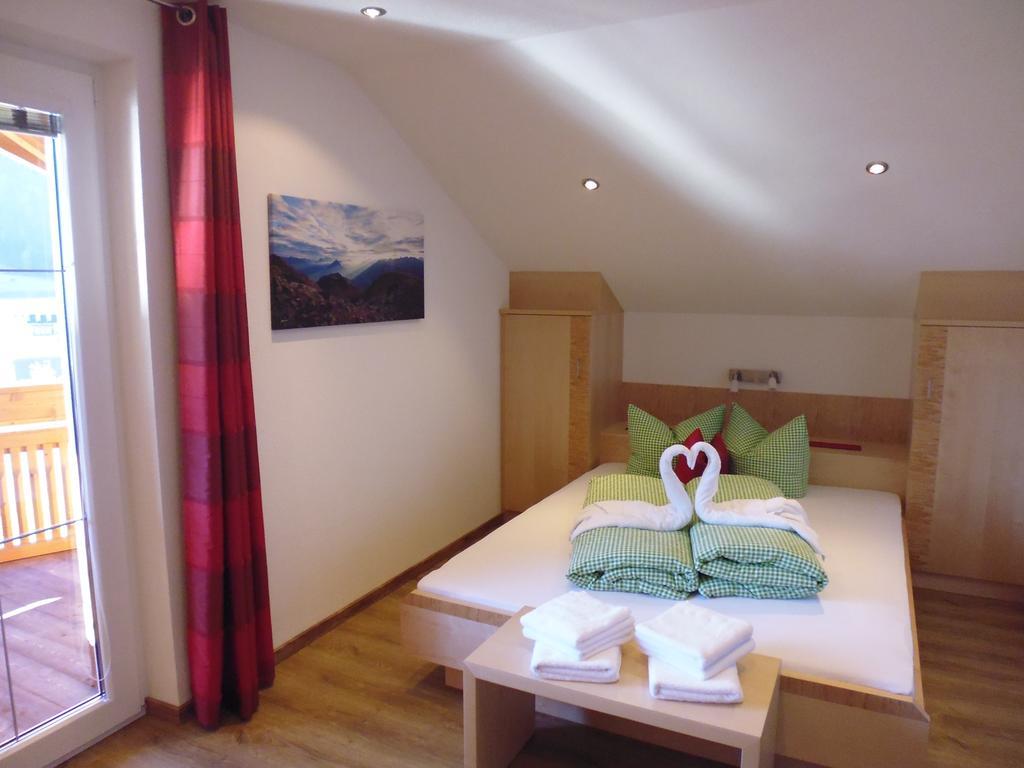 Ferienwohnung Gundolf Christine Arzl im Pitztal Szoba fotó